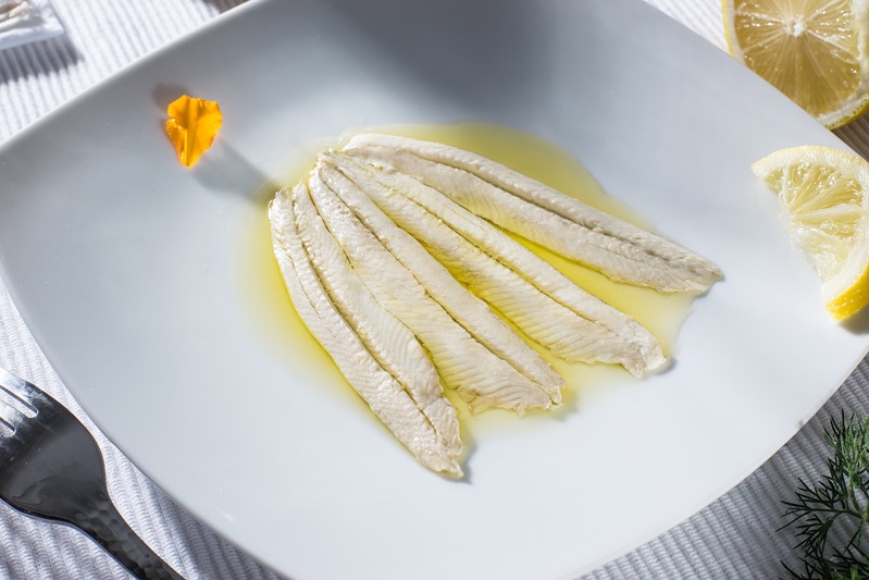 boqueron anchovy difference